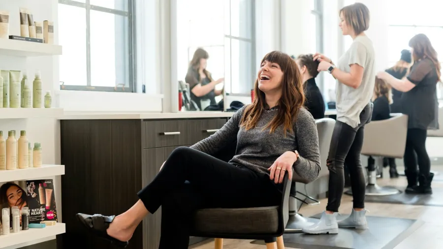 How Rent-a-Chair Hairdressers and Beauticians Can Keep a Full Diary